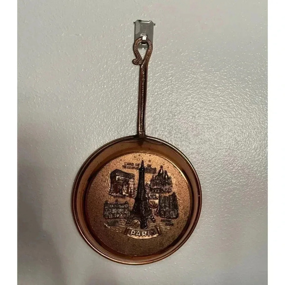 Copper Frying Skillet Engraving Paris Scene Decorative Flat Copper Hanging Pan - Picture 1 of 9